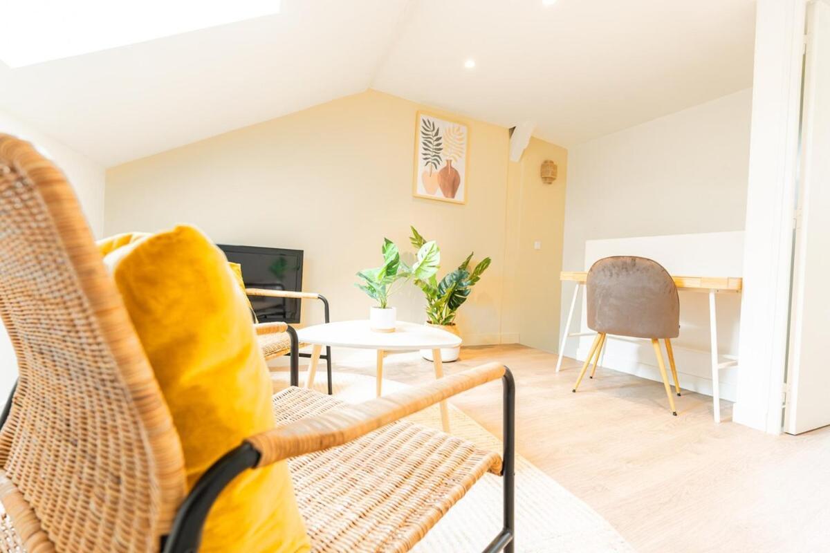Duplex Confortable En Centre Avec 2 Chambres Châlons-en-Champagne Dış mekan fotoğraf